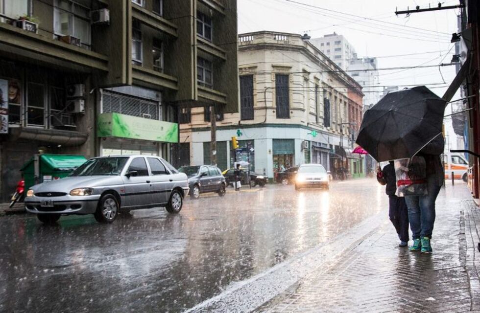 Tras otra jornada pesadísima, se vienen más días de lluvia en Rosario