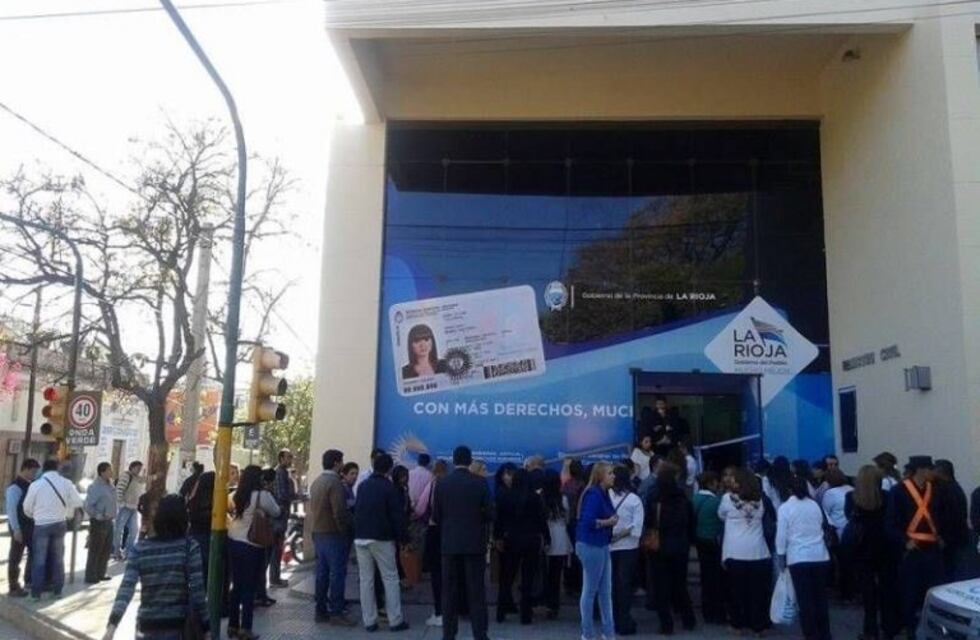 Trabajadores del Registro Civil  se manifestaron