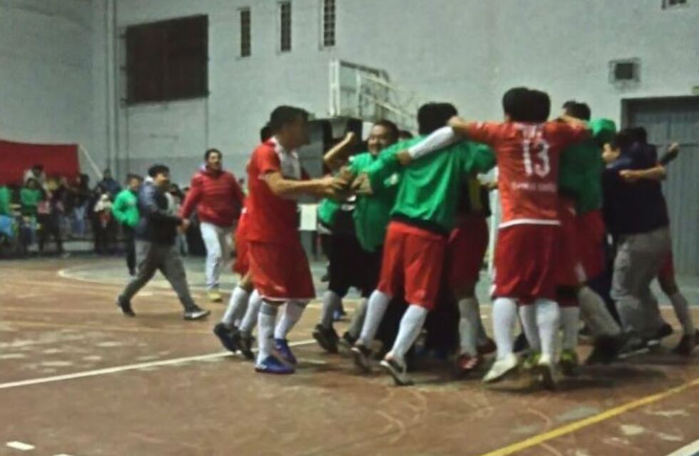 La Liga Futsal: Colonia Peruana superó a Racing y se consagró campeón