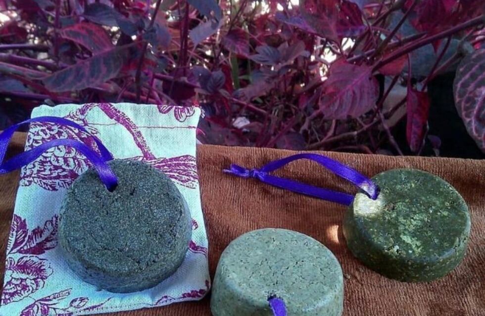 Realiza productos de higiene personal 100% naturales, biodegradables, sin crueldad animal, y los distribuye en la provincia