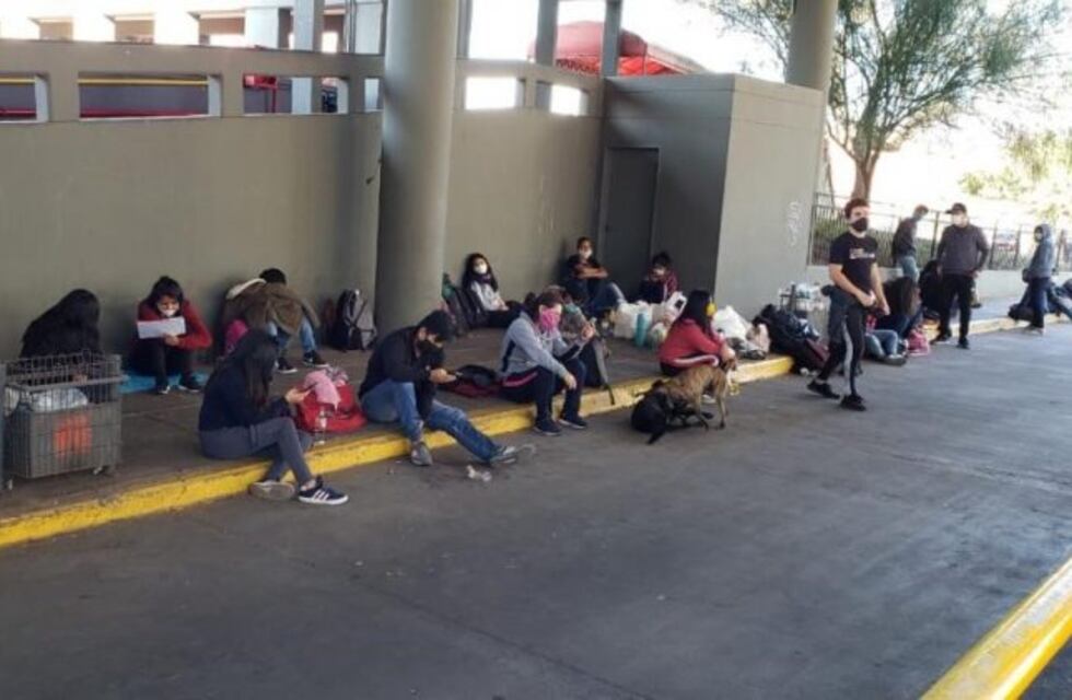 La Defensoría del Pueblo brinda asistencia a los estudiantes jujeños varados en Córdoba