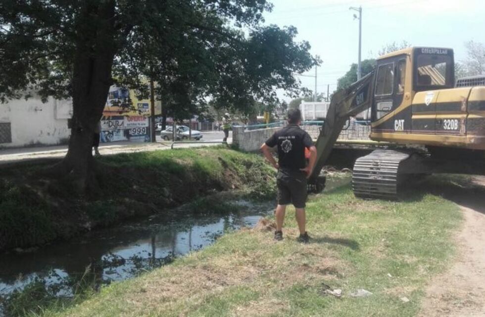 Provincia retomó la limpieza del Canal Maestro Sur