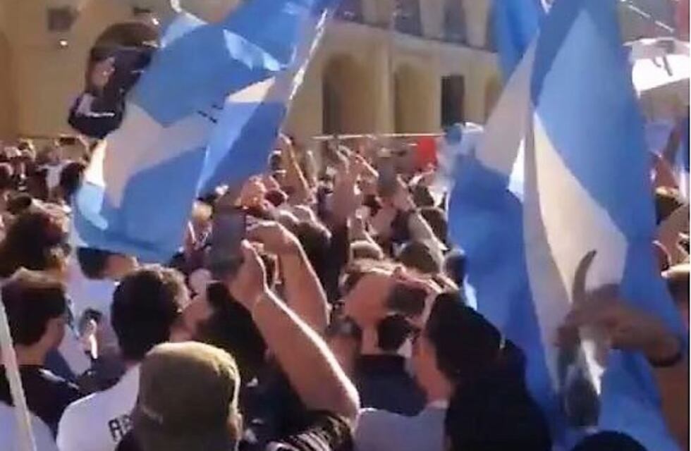 Voces jujeñas estallaron el "banderazo" en San Petersburgo