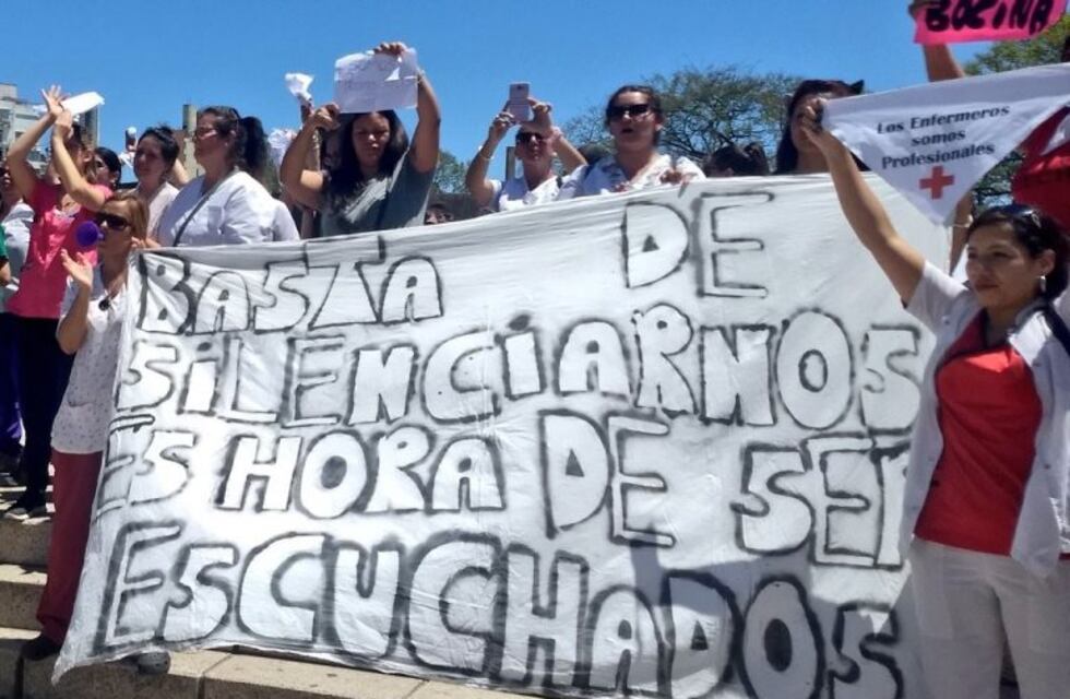 Profesionales, no administrativos: enfermeros reclamaron recategorización en el Monumento
