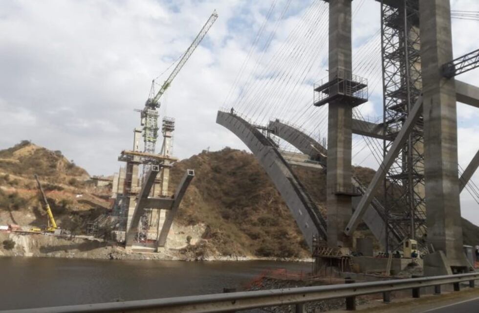 Sigue la manifestación por la obra en Variante Costa Azul