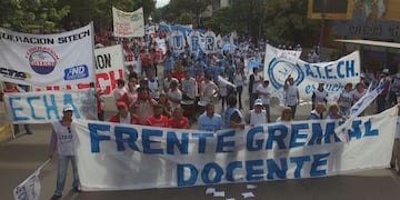 Docentes chaqueños adhieren al paro nacional de hoy\u002E (Diario Norte)\u002E