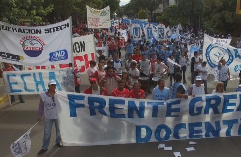 Docentes chaqueños adhieren al paro nacional de hoy