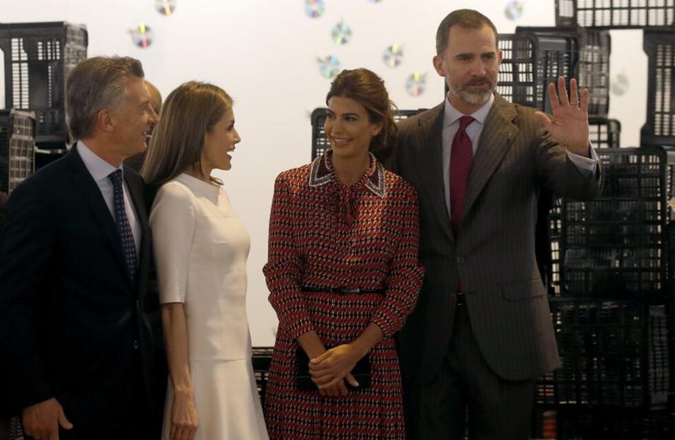 Antes de reunirse con Rajoy, Macri recibió a CEOs españoles y participó de la inauguración de una feria de arte junto a los reyes
