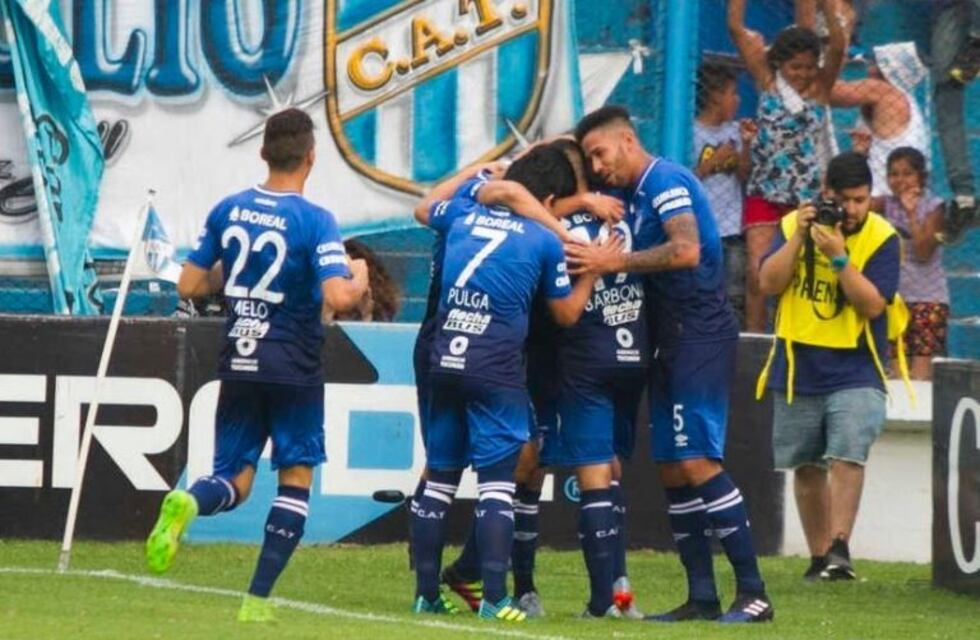 Racing perdió 3-1 con Atlético Tucumán y no levanta cabeza