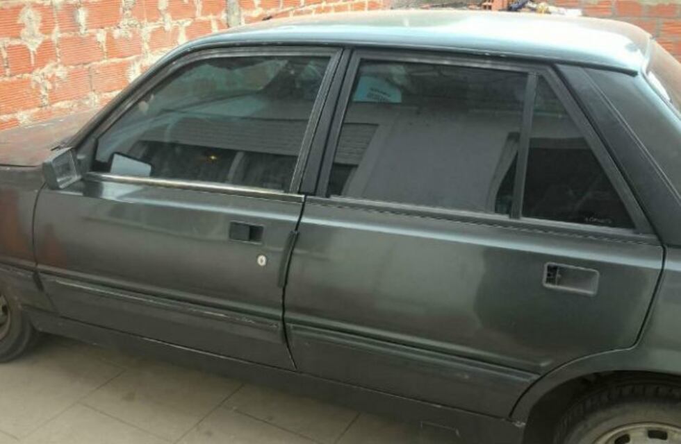 Encontraron abandonado por Presidente Perón un auto que fue robado en Rosario