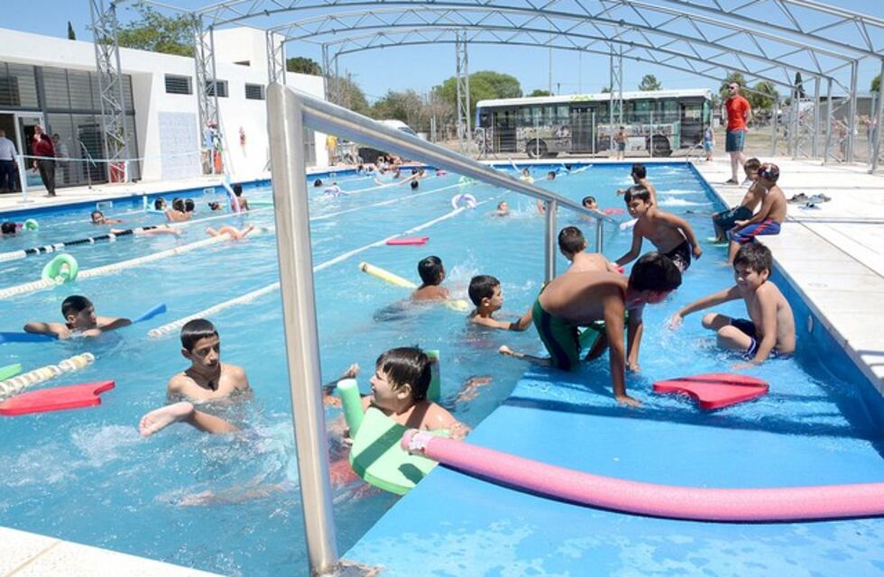 La Muni inauguró la pileta 10 con cupo agotado