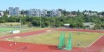 La nueva pista de atletismo quedu00f3 una pinturita en el Kempes.