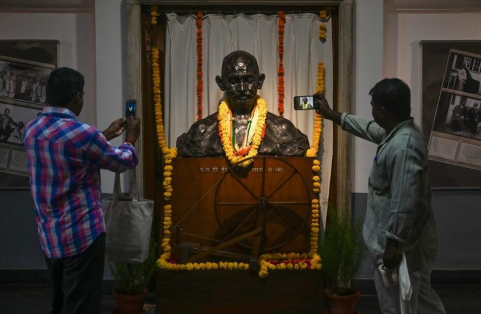 India: a 150 años del nacimiento de Mahatma Gandhi, robaron sus cenizas de un memorial