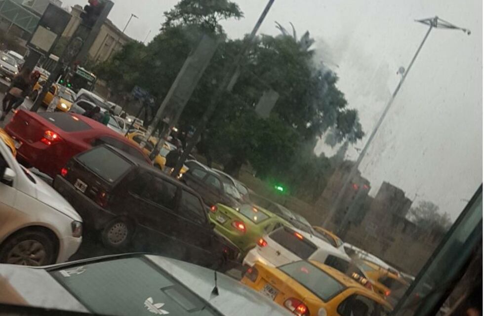 Caos total en Plaza España por una obra en bulevar Chacabuco: evitá la zona