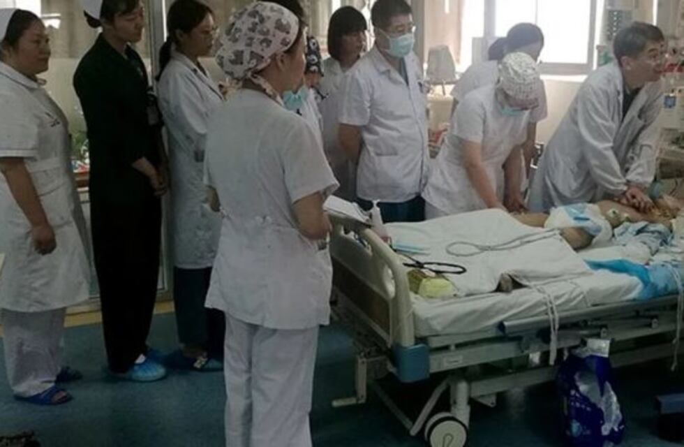 Treinta médicos salvaron la vida de un niño tras cinco horas de RCP