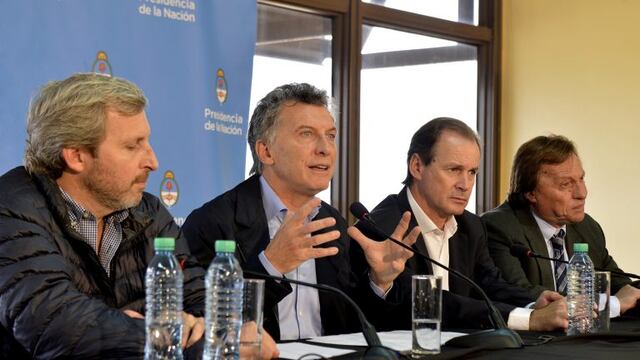 DYN29, PARANu00c1, 19/04/2017, EL PRESIDENTE MAURICIO MACRI OFRECIu00d3 UNA CONFERENCIA DE PRENSA EN EL AEROPUERTO DE ESTA CIUDAD AL Tu00c9RMINO DE LA VISITA QUE REALIZu00d3 A UN LABORATORIO Y A UNA Fu00c1BRICA. nFOTO:DYN/PRESIDENCIA.