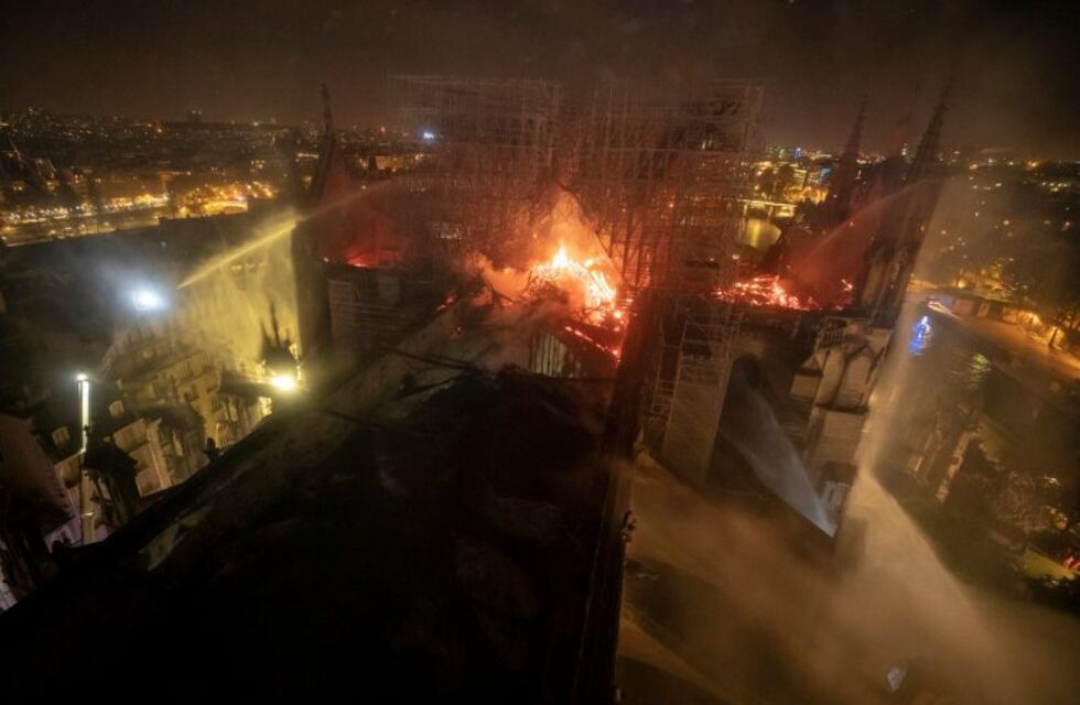 Las impactantes imágenes de la catedral de Notre Dame por dentro, tras el incendio