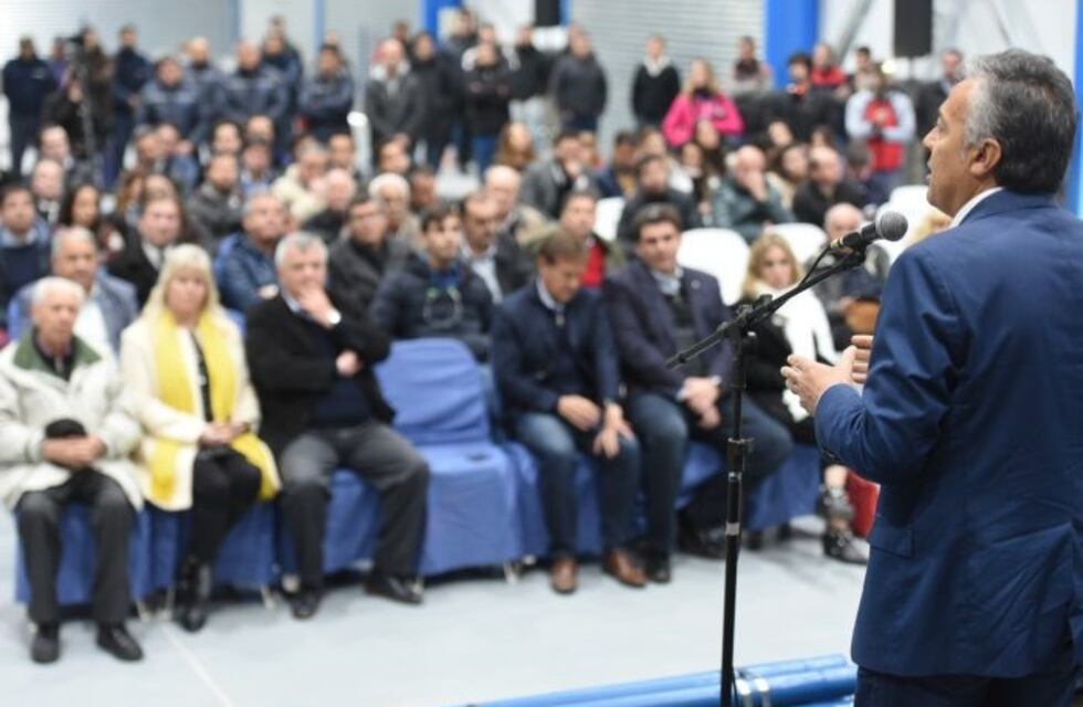 "No hay forma de tener trabajo sin emprendedores, sin empresas", dijo Alfredo Cornejo