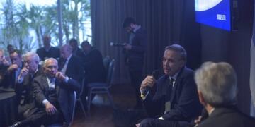 Miguel Ángel Pichetto estuvo este lunes en Córdoba y se reunió con Schiaretti y luego dio una charla en la Bolsa de Comercio\u002E