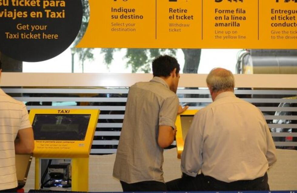 Comenzó a regir la tarifa prefijada de taxis en Aeroparque