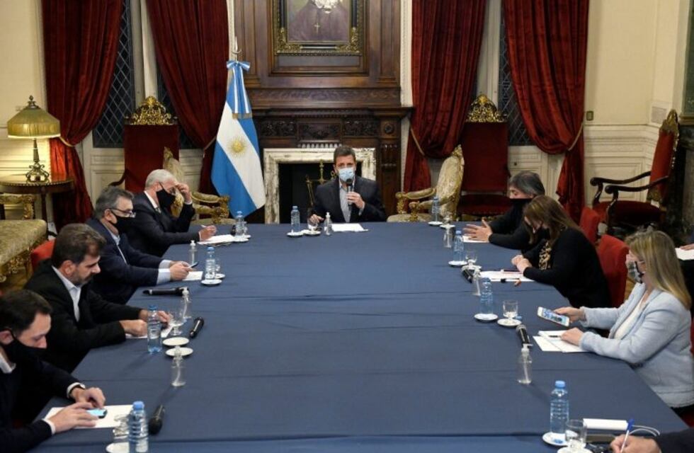 Diputados: harán sesiones presenciales para leyes importantes en sitios más amplios