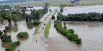 Continúa bajando el río en Concordia y limpian los sectores afectados
