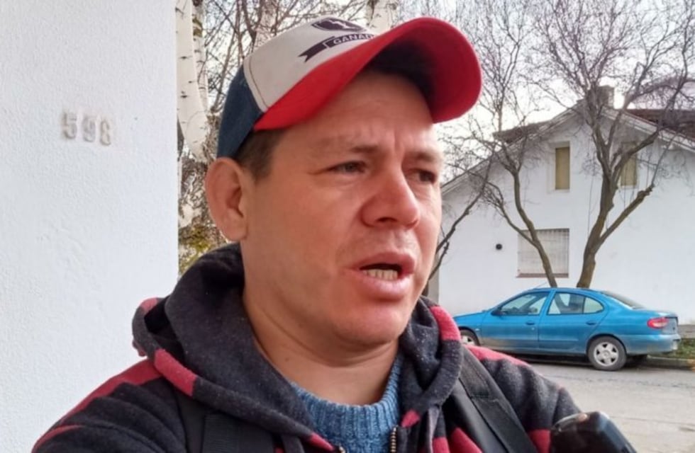 Está varado en Chubut y pide ayuda para regresar a Eldorado