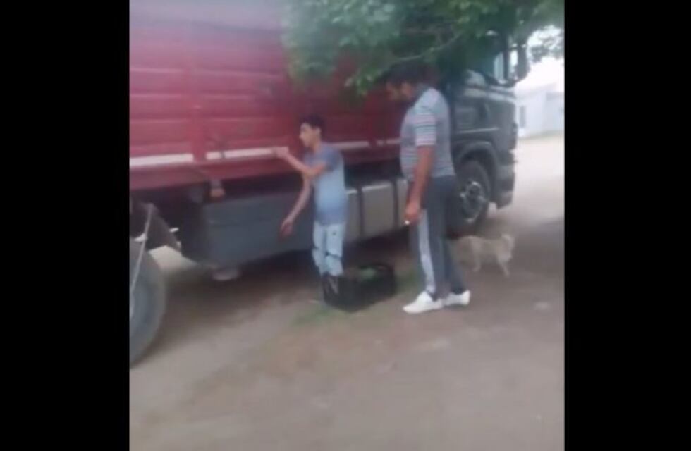 Transito Video viral: un camionero hizo que le devolvieran las herramientas que le habían robado