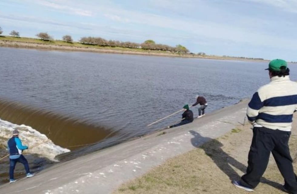 Cuatro hermanos murieron en un viaje de pesca por intentar ayudar al menor, que había caído al río Salado