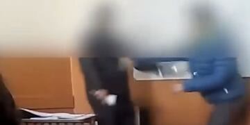 Alumno golpea maestro en Tunuyán