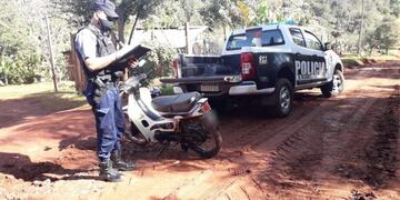 El ladrón abandonó la moto cuando vio a la policía\u002E