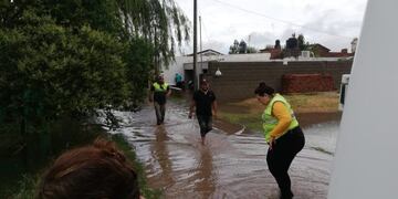 Bomberos Voluntarios Arroyito en el momento de las lluvias en Arroyito