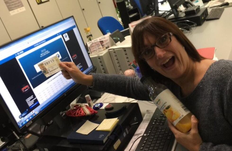 Una periodista se enteró en vivo que ganó la lotería: "Mañana no voy a trabajar"