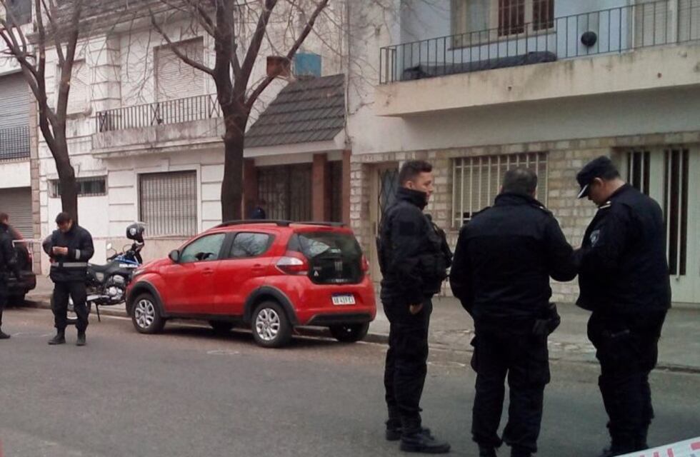 Acribillaron un automóvil estacionado en el barrio del Abasto