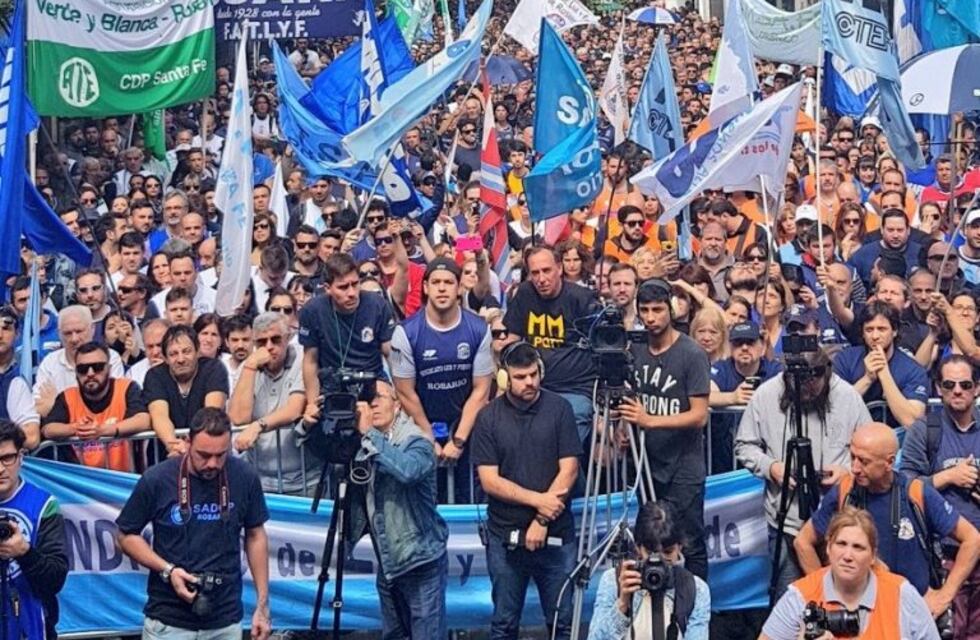 Los sindicatos rosarinos coparon las calles del centro con dos actos por el paro general