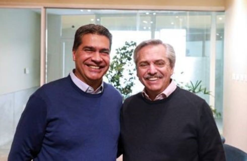 Capitanich recibió las felicitaciones de Alberto Fernández por su victoria electoral