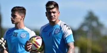 El arquero trabajó en el mismo turno que el plantel profesional, pero a un costado de la cancha\u002E