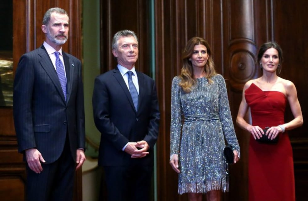 Políticos, famosos e intelectuales en una recepción ofrecida por los reyes de España