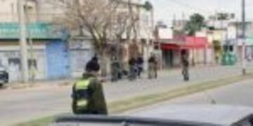 El policu00eda se encontraba de civil y lo hallaron con un arma y cocau00edna.