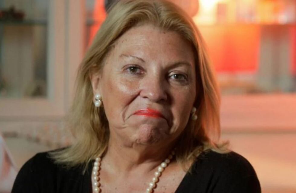 Elisa Carrió presenta su libro "Vida" en Córdoba
