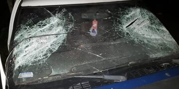 Ocasionaban disturbios, huyeron de la Policía y destruyeron un móvil\u002E