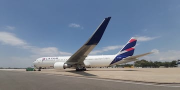 El vuelo de Latam que sale de San Pablo, pasa por Córdoba y termina en las Islas Malvinas\u002E (Foto @andreslavallen)