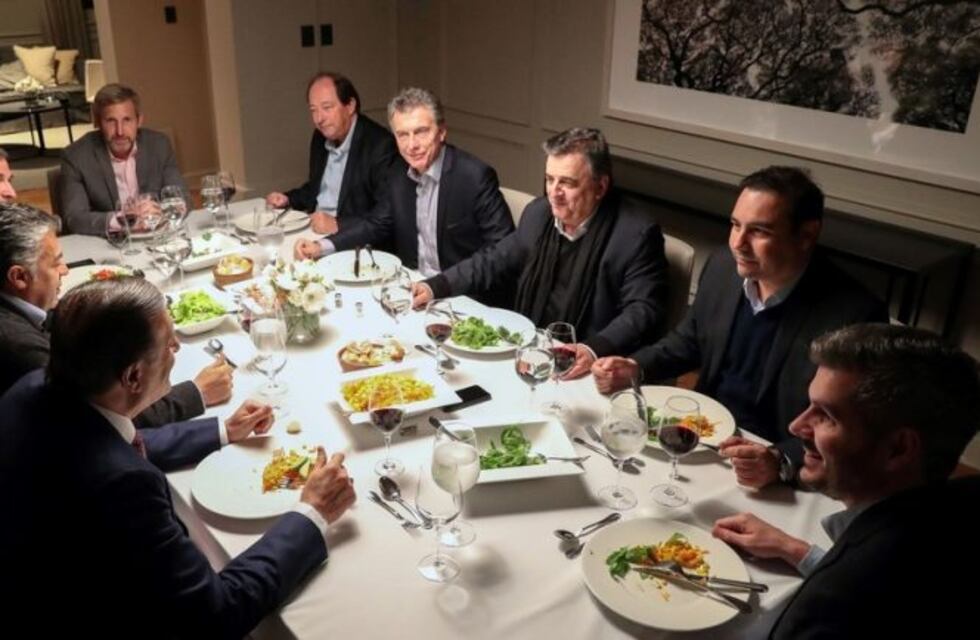 Gustavo Valdés se reúne junto a la cúpula radical con funcionarios nacionales