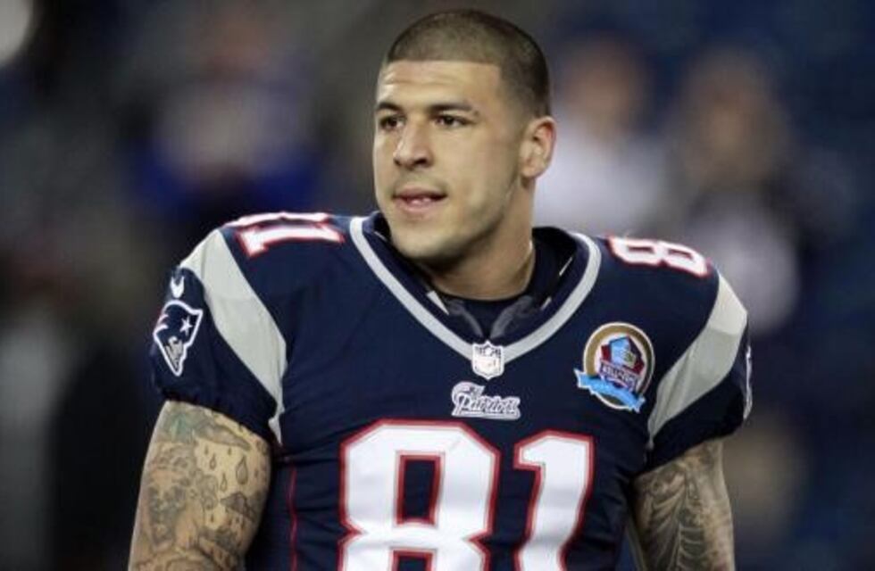 La trágica historia de la estrella de la NFL que se suicidó en la cárcel a los 27 años