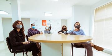 Tolhuin encuentro con salud (web)