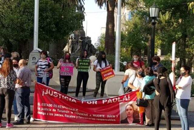 Marcha en Salta por el femicidio de Paola Tacacho (Foto tomada de La Gaceta)