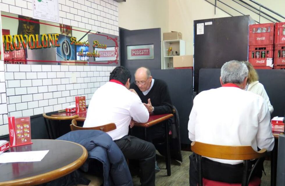 Afip detectó irregularidades en más del 50% de los trabajadores en las pizzerías del microcentro