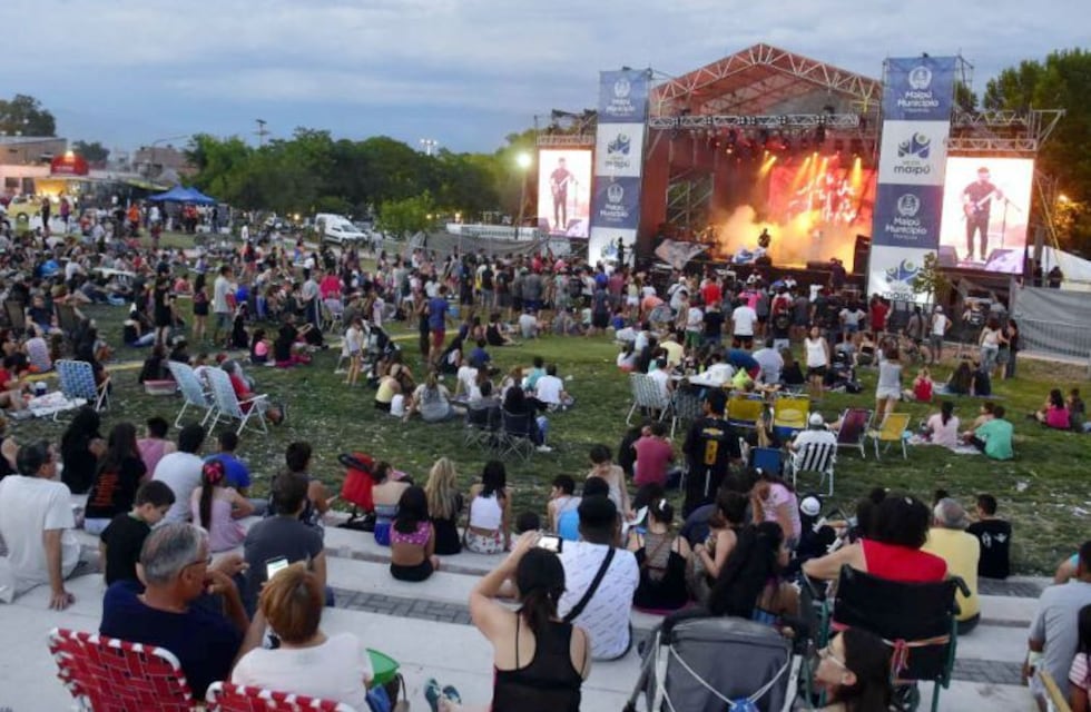 Los particulares zapatos que un joven usó en una fiesta de Córdoba: “Los verdaderos prohibidos”