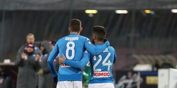 Napoli, aún en la cima de la Serie A italiana, visita al Crotone este viernes desde las 16\u002E30 (ESPN 2)\u002E ANSA / CESARE ABBATE