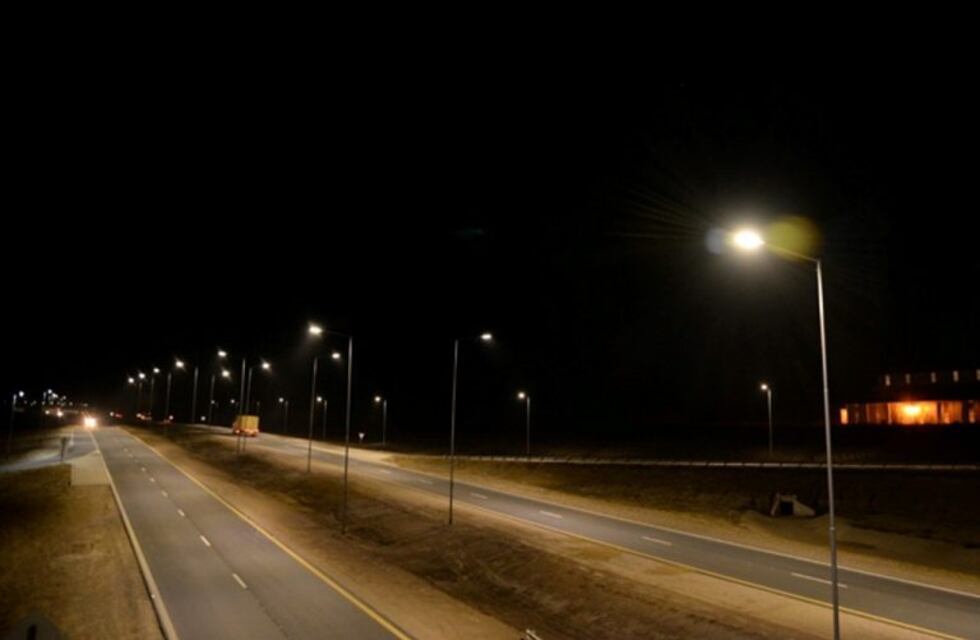La Provincia inauguró la iluminación de 14 retornos de la autovía Córdoba-Río Cuarto